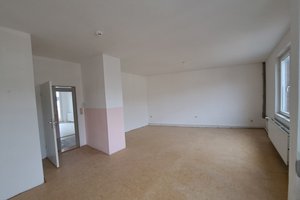 Große 4-Zimmer-Wohnung mit Balkon in Bremerhaven-Lehe!