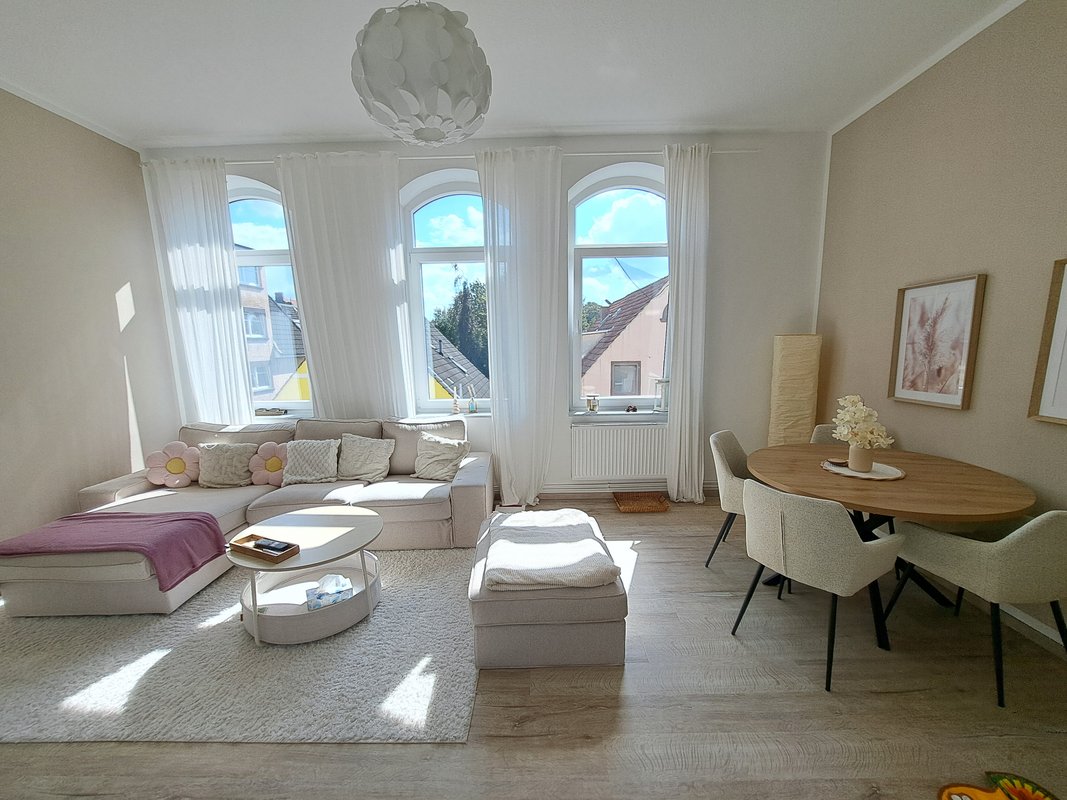 Renovierte 3-Zimmer-Wohnung mit Balkon im 1. OG in Bremerhaven-Lehe!