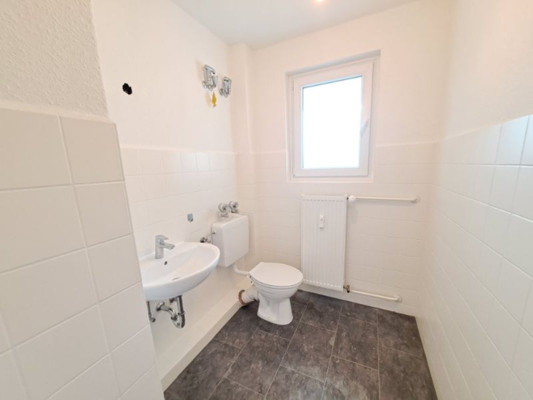 Helle 3-Zimmer-Wohnung in Bremerhaven mit Badewanne und Balkon!