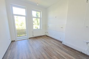Erstbezug! Modernisierte 4-Zimmer-Wohnung mit Balkon und Dusche in Bremerhaven-Lehe!