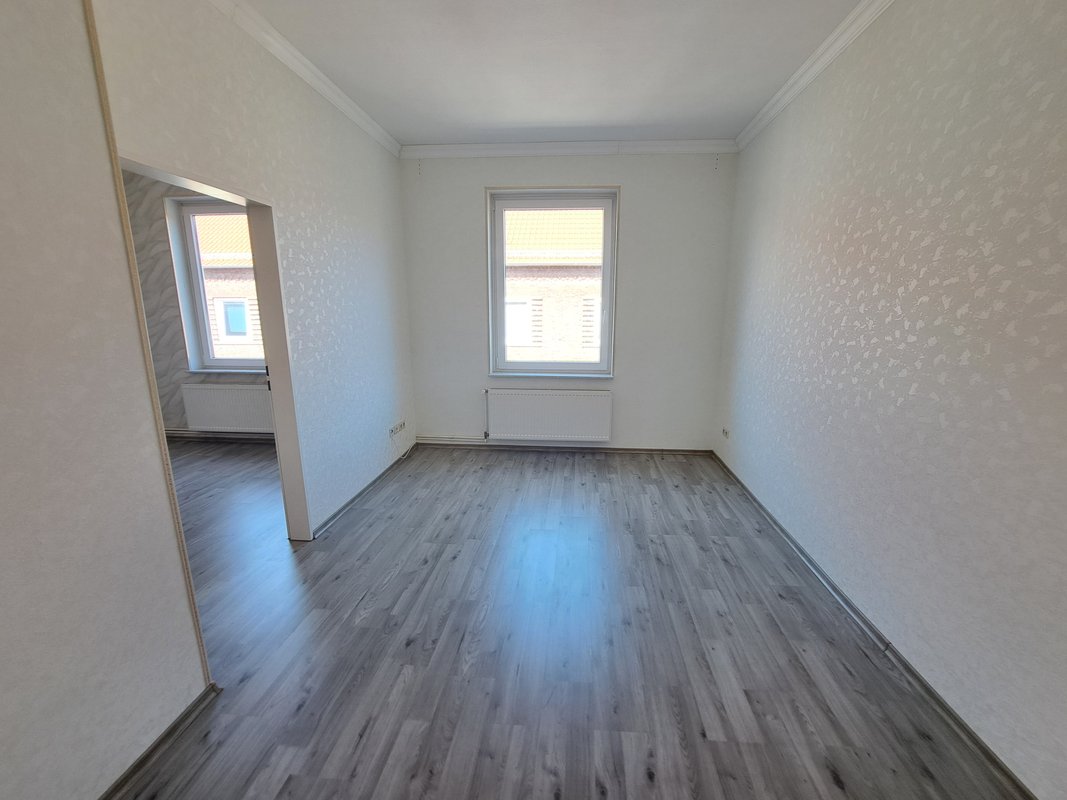 Kleine, gepflegte 2-Zimmer-Wohnung mit Balkon in Bremerhaven-Geestemünde