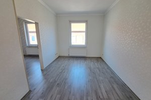 Kleine, gepflegte 2-Zimmer-Wohnung mit Balkon in Bremerhaven-Geestemünde