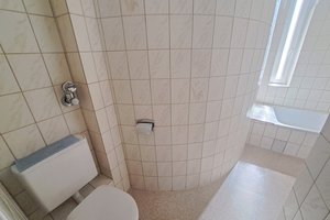 Kleine, gepflegte 2-Zimmer-Wohnung mit Balkon in Bremerhaven-Geestemünde