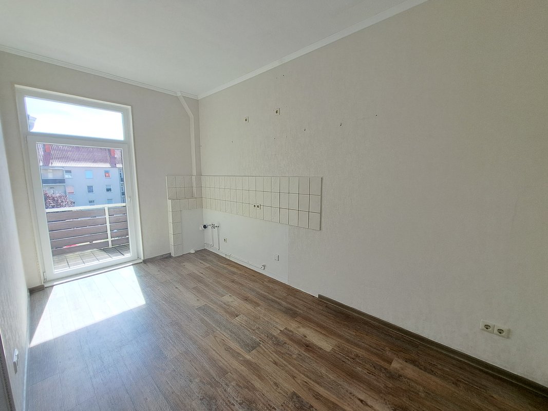 Kleine, gepflegte 2-Zimmer-Wohnung mit Balkon in Bremerhaven-Geestemünde