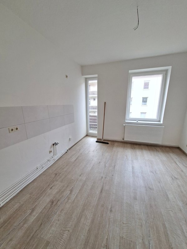 Modernisierte 3-Zimmer-Wohnung mit Balkon in Bremerhaven-Geestemünde!