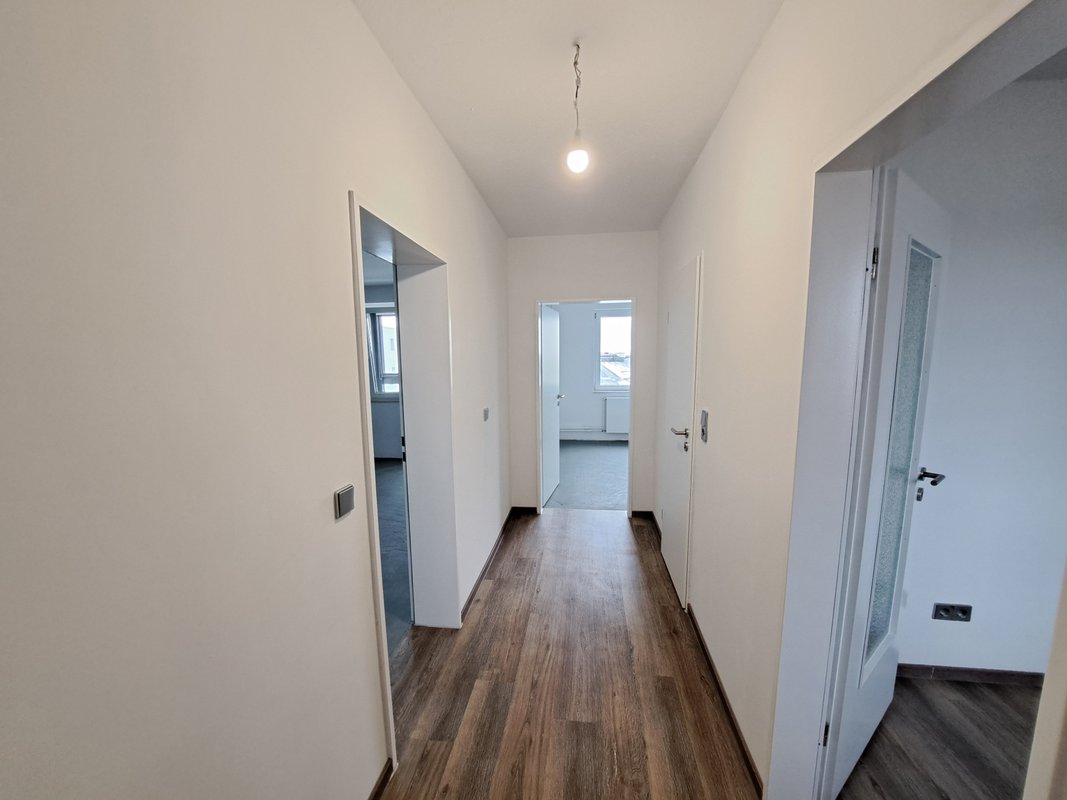 2-Zimmer-Wohnung mit Fahrstuhl und toller Aussicht in Bremerhaven-Lehe!