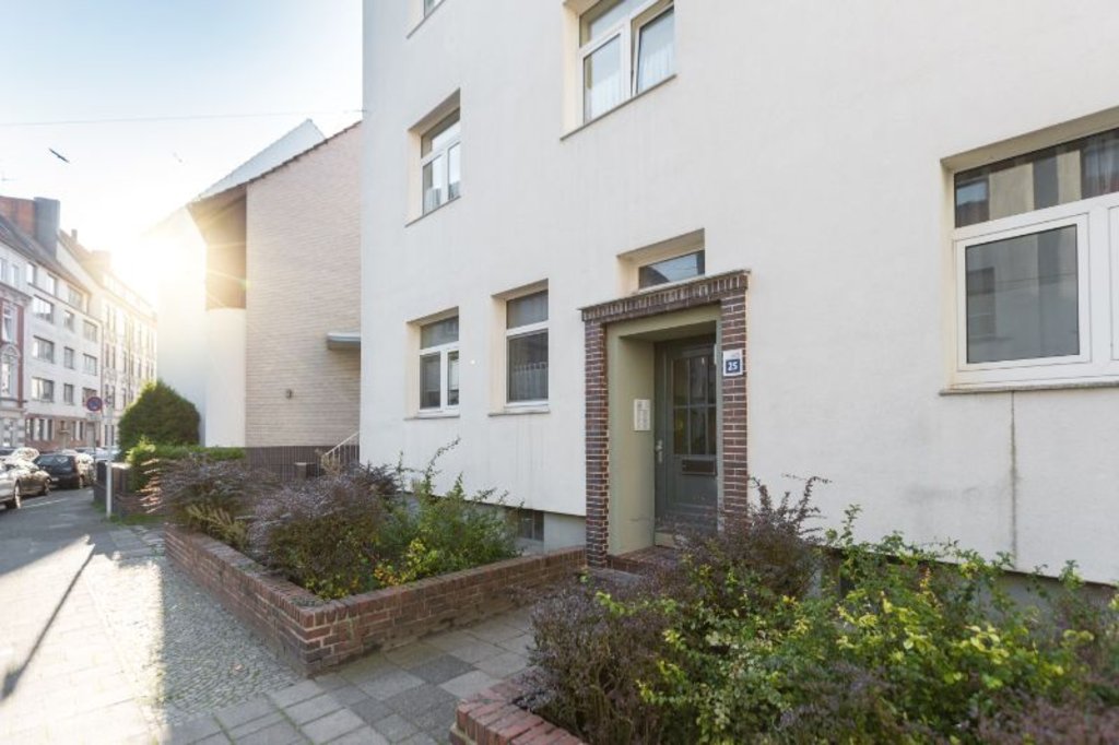 Große 3-Zimmer-Wohnung mit Balkon in Bremerhaven-Geestemünde!