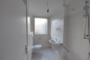 2-Zimmer-Wohnung mit Dusche und großem Balkon in Bremerhaven-Lehe!