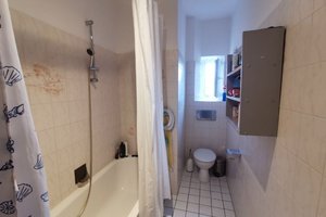 Große 3-Zimmer-Wohnung mit Balkon und Wannenbad in Bremerhaven!
