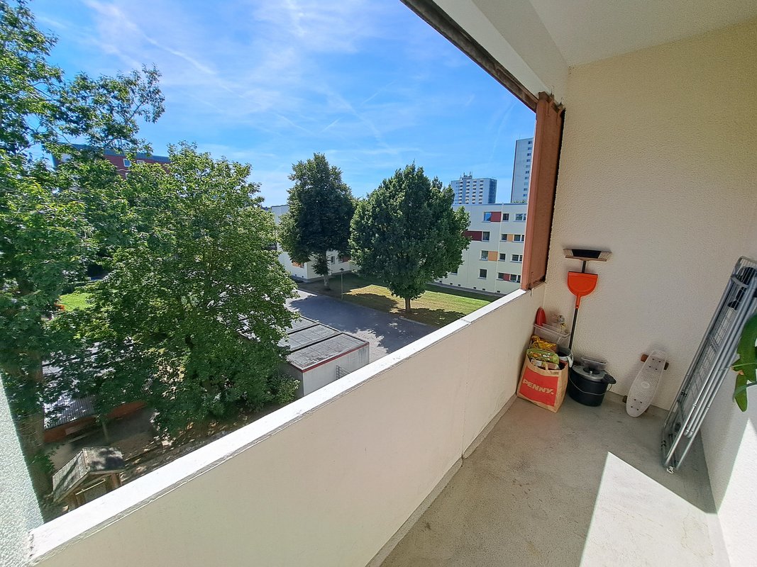 Modernisierte 3-Zimmer-Wohnung mit Blick ins Grüne in Bremerhaven-Lehe