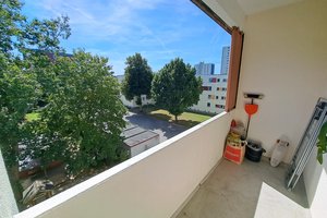 Modernisierte 3-Zimmer-Wohnung mit Blick ins Grüne in Bremerhaven-Lehe