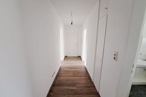 Helle 3-Zimmer-Wohnung in Bremerhaven mit Badewanne und Balkon!