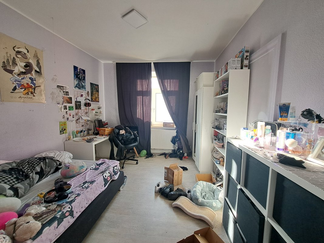 Kleine 4-Zimmer-Wohnung mit Balkon in Bremerhaven-Geestemünde