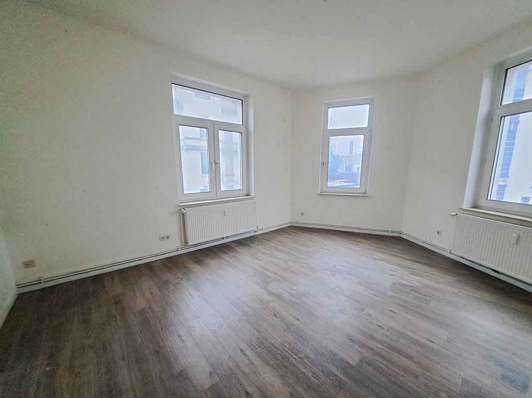 Große 3-Zimmer-Wohnung mit Balkon in Bremerhaven-Lehe!