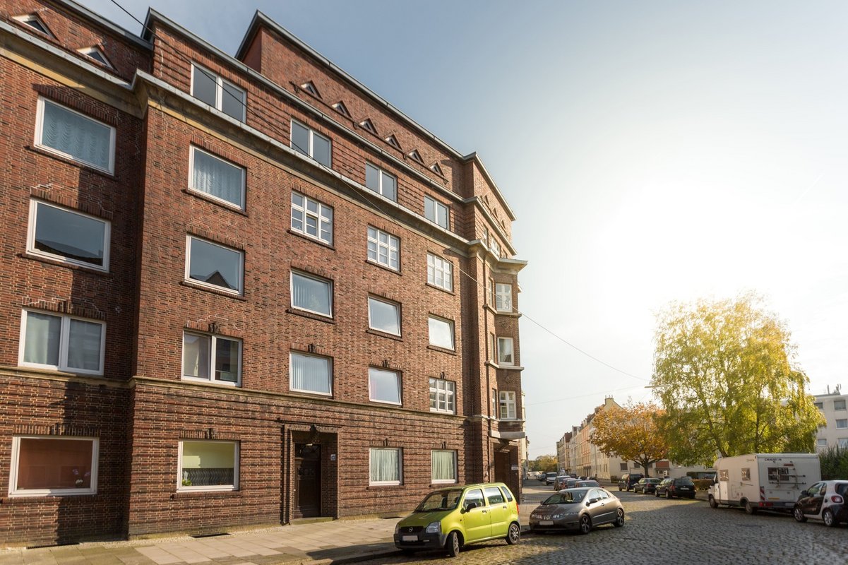 Große 4-Zimmer-Wohnung mit Balkon in Bremerhaven-Lehe!