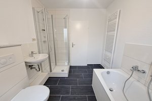 Frisch modernisierte 3 1/2-Zimmer-Wohnung mit Balkon in Bremerhaven-Lehe!