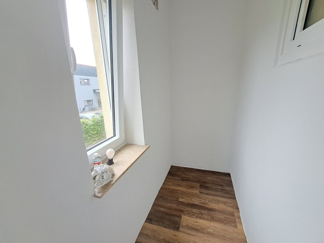 Frisch renoviert! Zentral gelegene 2-Zimmer-Wohnung in Bremerhaven-Geestemünde!