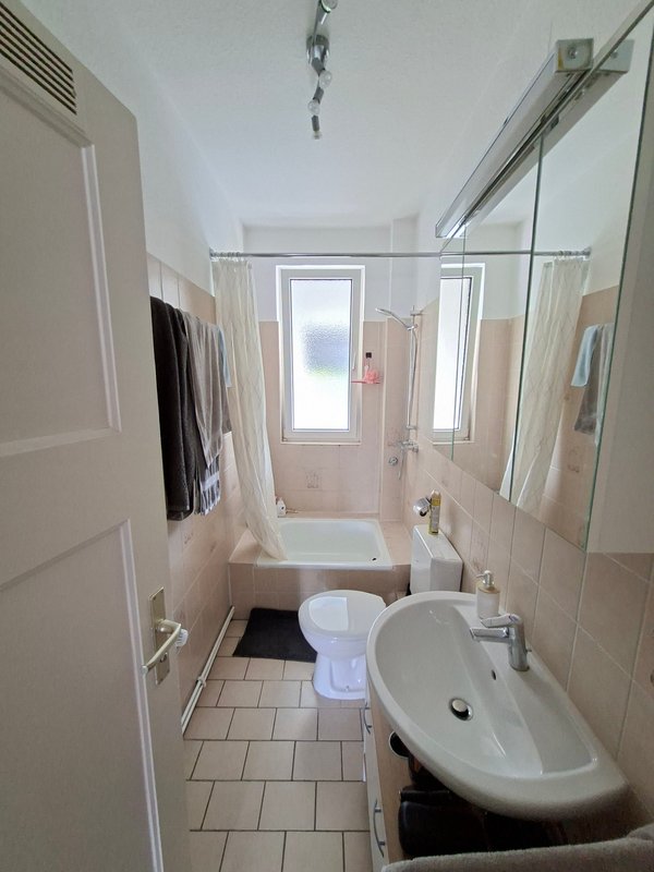 Renovierte 3-Zimmer-Wohnung mit Balkon in Bremerhaven-Lehe!