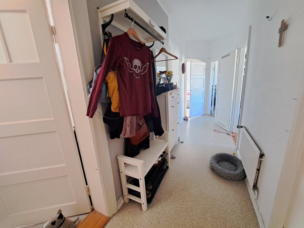 Kleine 4-Zimmer-Wohnung mit Balkon in Bremerhaven-Geestemünde