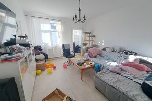 Kleine 4-Zimmer-Wohnung mit Balkon in Bremerhaven-Geestemünde