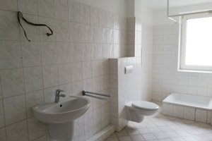 Renovierte 2-Zimmer-Wohnung mit Balkon in Bremerhaven-Geestemünde