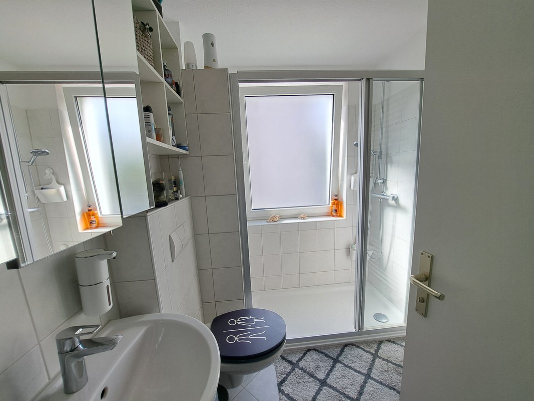 Für Senioren! Mit Aufzug! 3-Zimmer-Wohnung mit Wintergarten und ebenerdiger Dusche in Bremerhaven Lehe!
