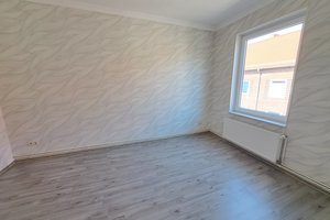 Kleine, gepflegte 2-Zimmer-Wohnung mit Balkon in Bremerhaven-Geestemünde