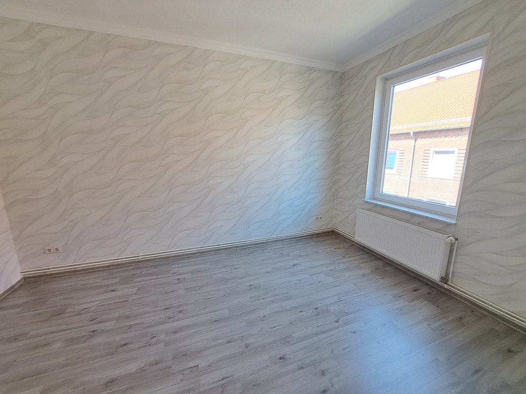 Kleine, gepflegte 2-Zimmer-Wohnung mit Balkon in Bremerhaven-Geestemünde