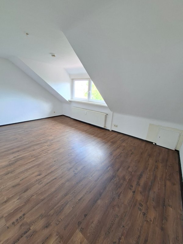 2-Zimmer-Wohnung mit Dusche und Badewanne in Bremerhaven-Lehe!