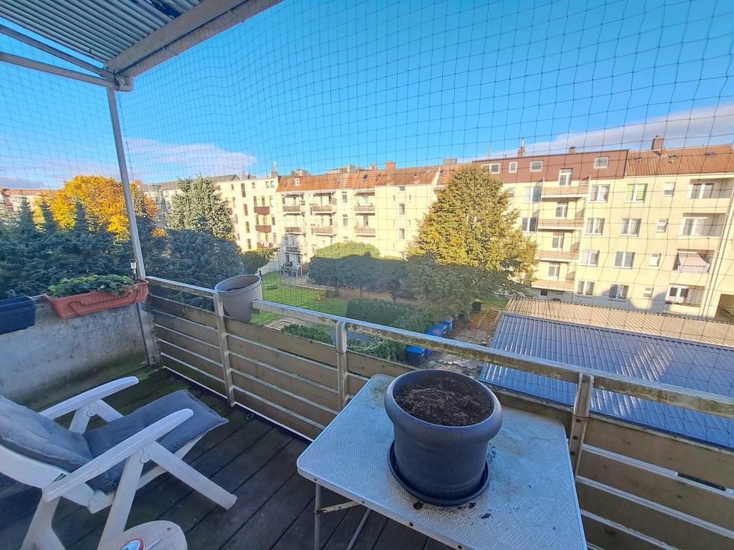 Kleine 4-Zimmer-Wohnung mit Balkon in Bremerhaven-Geestemünde