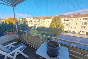 Kleine 4-Zimmer-Wohnung mit Balkon in Bremerhaven-Geestemünde