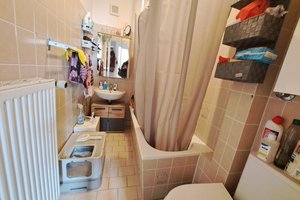 Kleine 4-Zimmer-Wohnung mit Balkon in Bremerhaven-Geestemünde