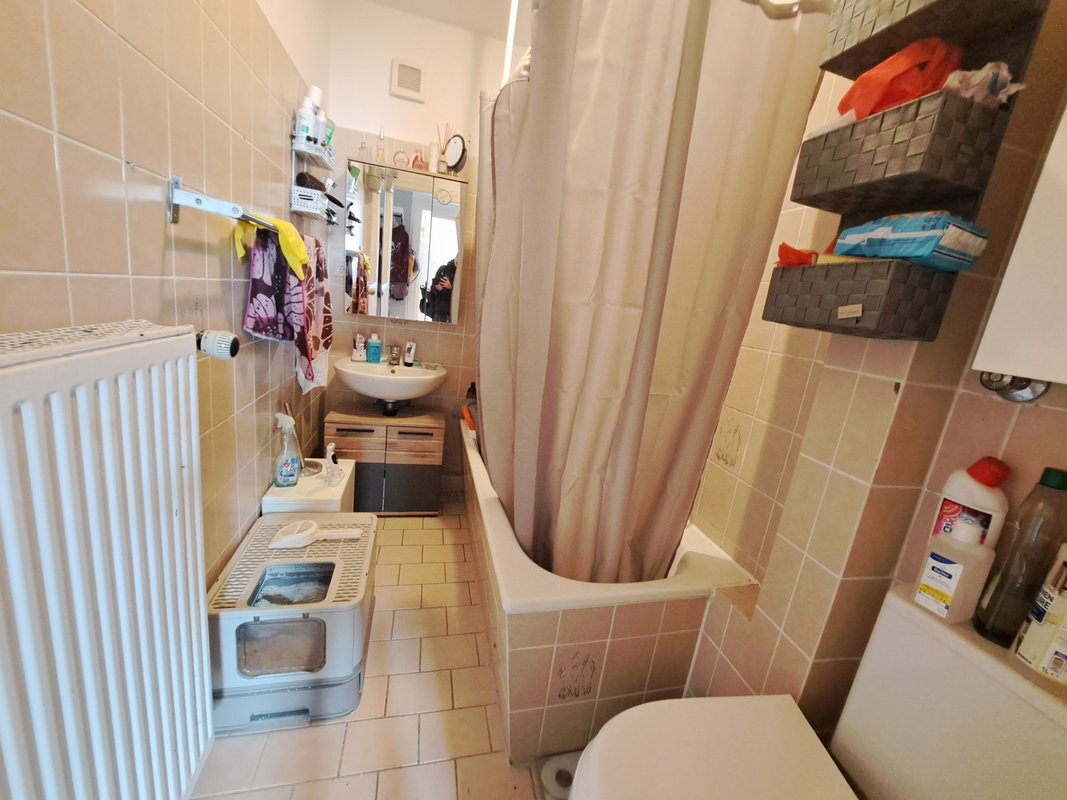 Kleine 4-Zimmer-Wohnung mit Balkon in Bremerhaven-Geestemünde