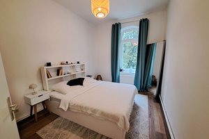 Renovierte 3-Zimmer-Wohnung mit Balkon und Dusche inkl. Altbaucharme in Bremerhaven-Lehe!