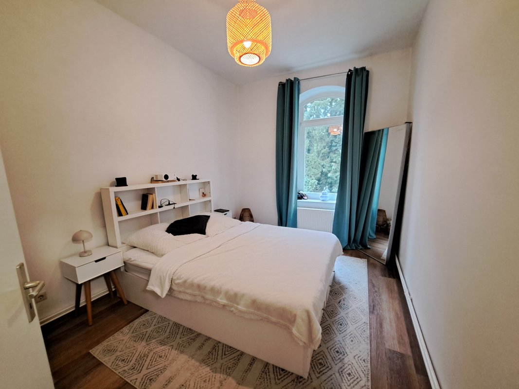 Renovierte 3-Zimmer-Wohnung mit Balkon und Dusche inkl. Altbaucharme in Bremerhaven-Lehe!