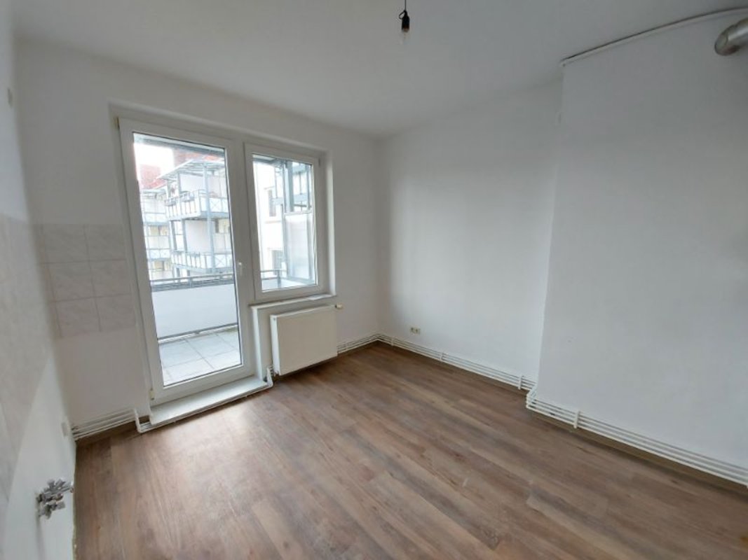 2-Zimmer-Wohnung mit Dusche und großem Balkon in Bremerhaven-Lehe!