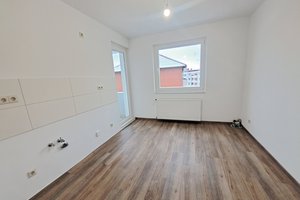 Frisch modernisierte 3 1/2-Zimmer-Wohnung mit Balkon in Bremerhaven-Lehe!