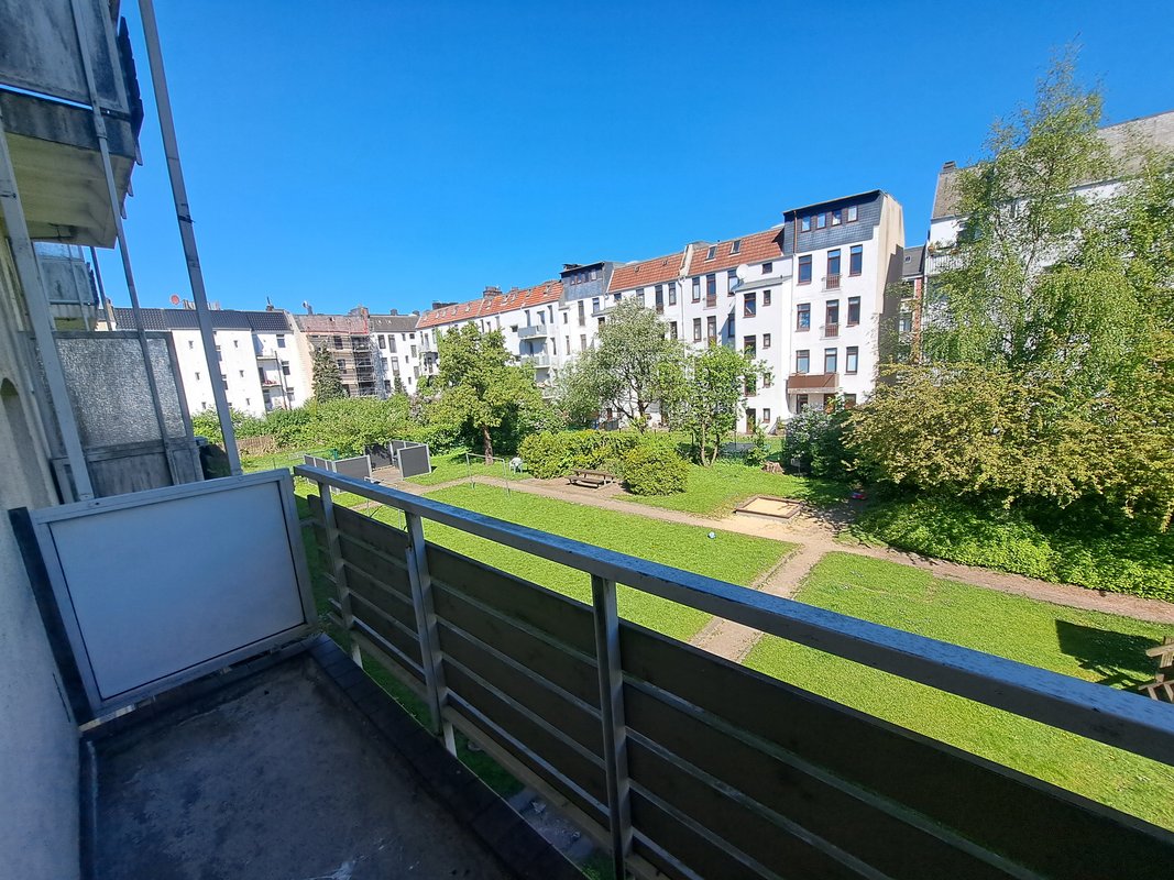 Erstbezug! Modernisierte 4-Zimmer-Wohnung mit Balkon und Dusche in Bremerhaven-Lehe!