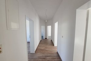Erstbezug! Modernisierte 4-Zimmer-Wohnung mit Balkon und Dusche in Bremerhaven-Lehe!