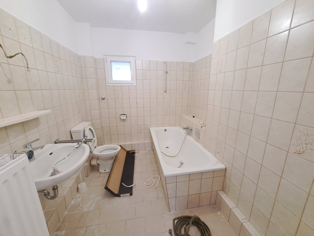 Frisch renoviert! Zentral gelegene 2-Zimmer-Wohnung in Bremerhaven-Geestemünde!
