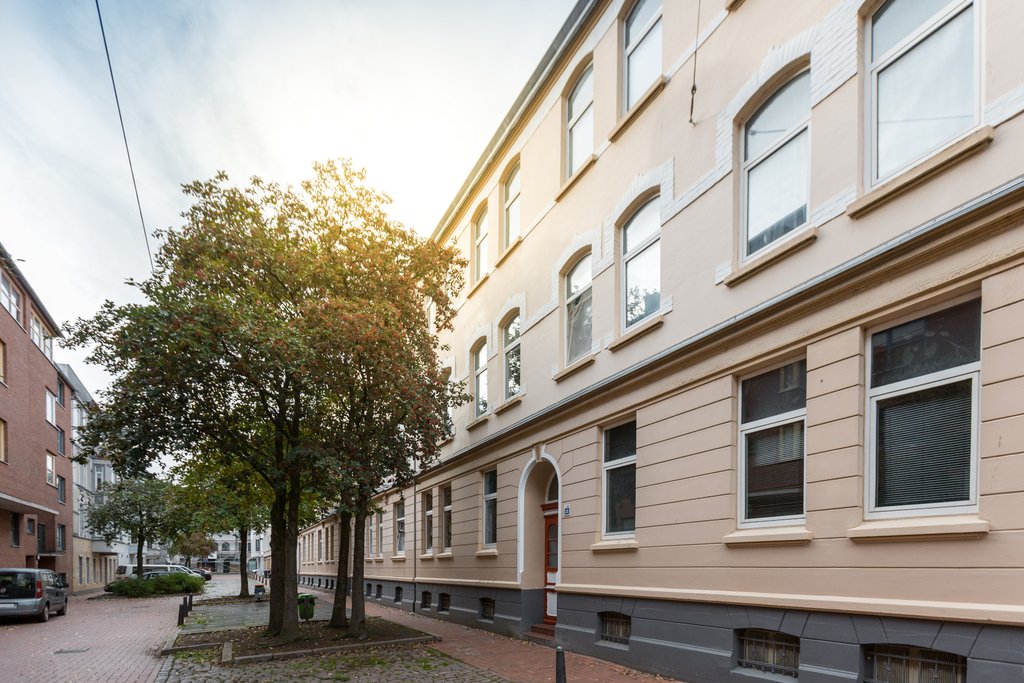 Erstbezug! Modernisierte 4-Zimmer-Wohnung mit Balkon und Dusche in Bremerhaven-Lehe!