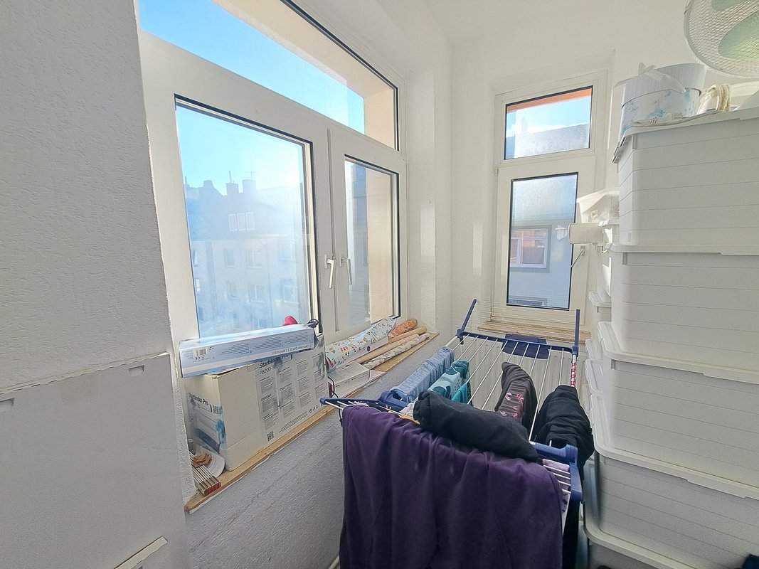 Kleine 4-Zimmer-Wohnung mit Balkon in Bremerhaven-Geestemünde