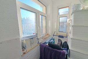 Kleine 4-Zimmer-Wohnung mit Balkon in Bremerhaven-Geestemünde