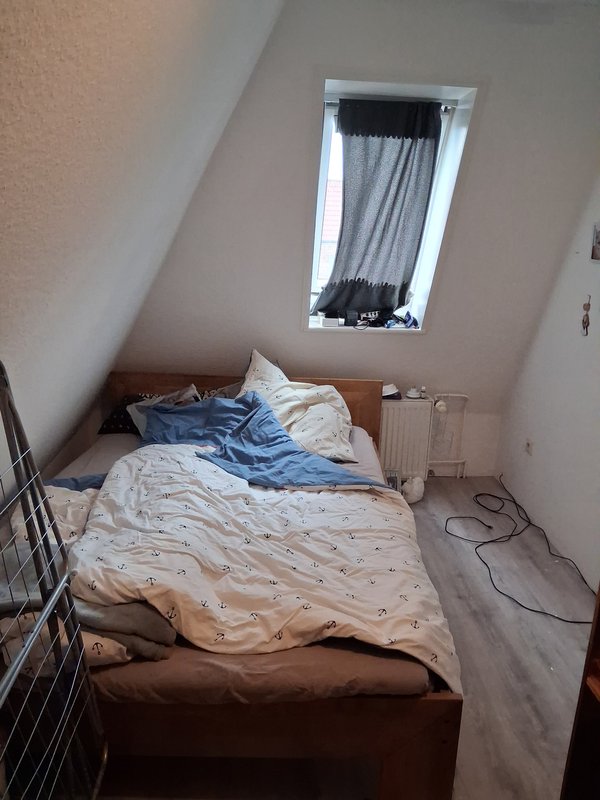 Schöne kleine 2-Zimmer-Dachgeschoss-Wohnung in Geestemünde