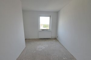 Mit Fahrstuhl, Hafenblick & verglastem Balkon! Renovierte 4-Zimmer-Wohnung in Bremerhaven-Lehe!