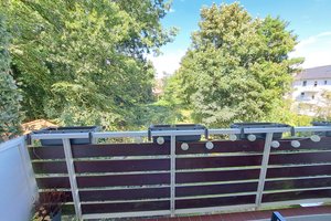 Renovierte 3-Zimmer-Wohnung mit Balkon im 1. OG in Bremerhaven-Lehe!