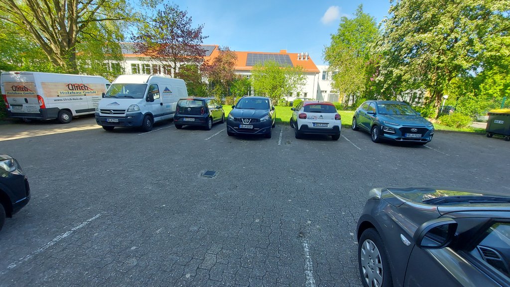 Freier Stellplatz Nr. 4 in der Langener Landstraße 39/39a zu vermieten!