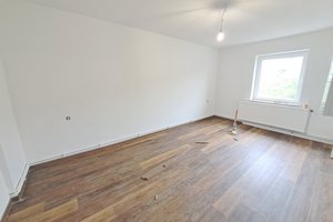 Frisch renoviert! Zentral gelegene 2-Zimmer-Wohnung in Bremerhaven-Geestemünde!