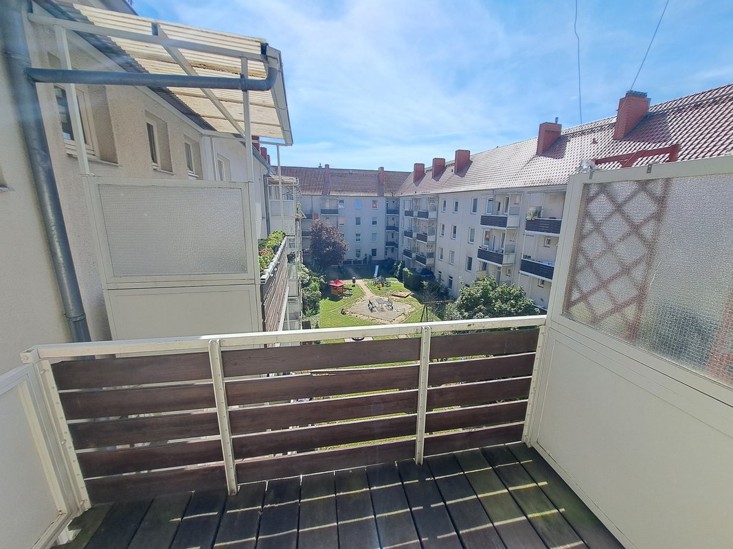 Kleine, gepflegte 2-Zimmer-Wohnung mit Balkon in Bremerhaven-Geestemünde