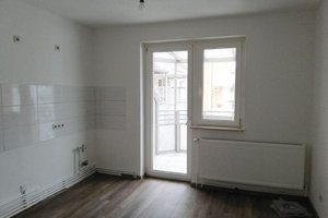 Renovierte 2-Zimmer-Wohnung mit Balkon in Bremerhaven-Geestemünde
